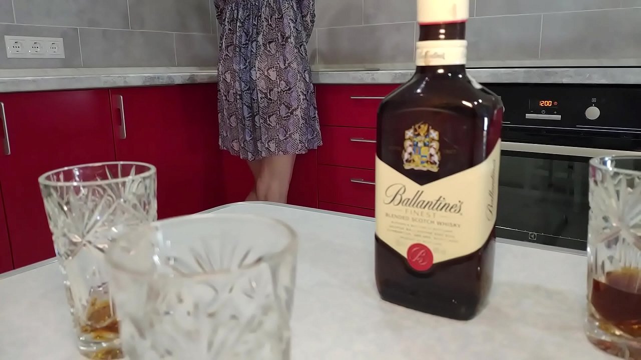 Sex med en väns fulla fru. Jag hoppas att jag inte gör henne gravid.